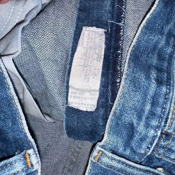 Wrangler Denim Cutoff Shorts measure 30” waist Dark Wash Western - Picture 4 of 4